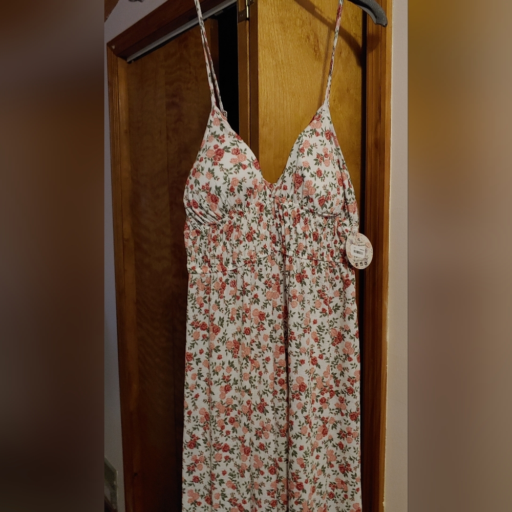 SOLD OUT Juniors Sleeveless Floral Print Dress - Picture 1 of 9